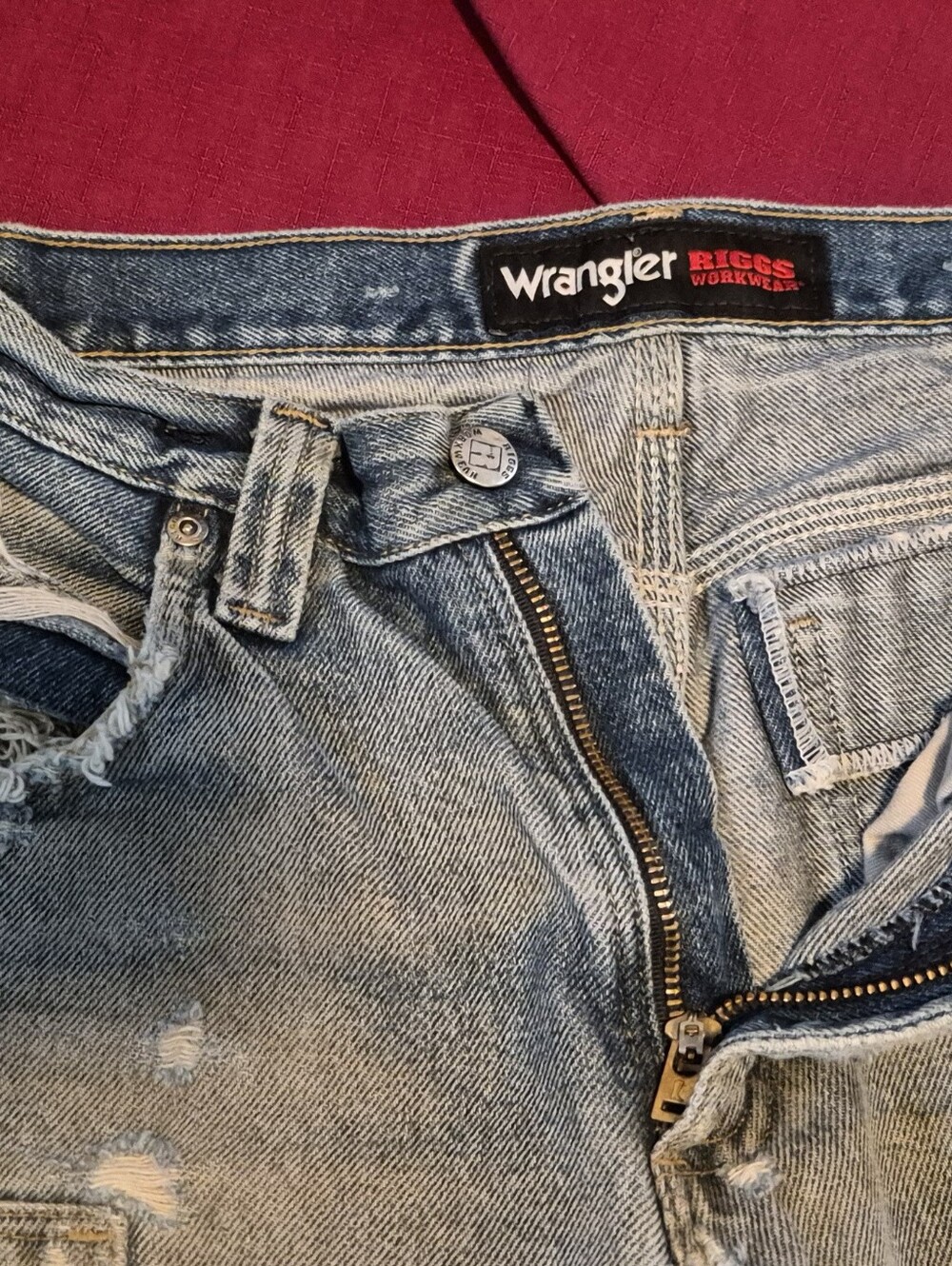 Wrangler Riggs Distressed/thrashed Light Blue Ripped Relaxed Jeans - Picture 2 of 5